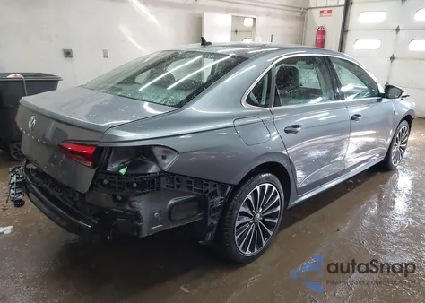 2022 Volkswagen Passat 2.0T Limited Edition z USA, uszkodzony, nr VIN 1VWBA7A32NC010300